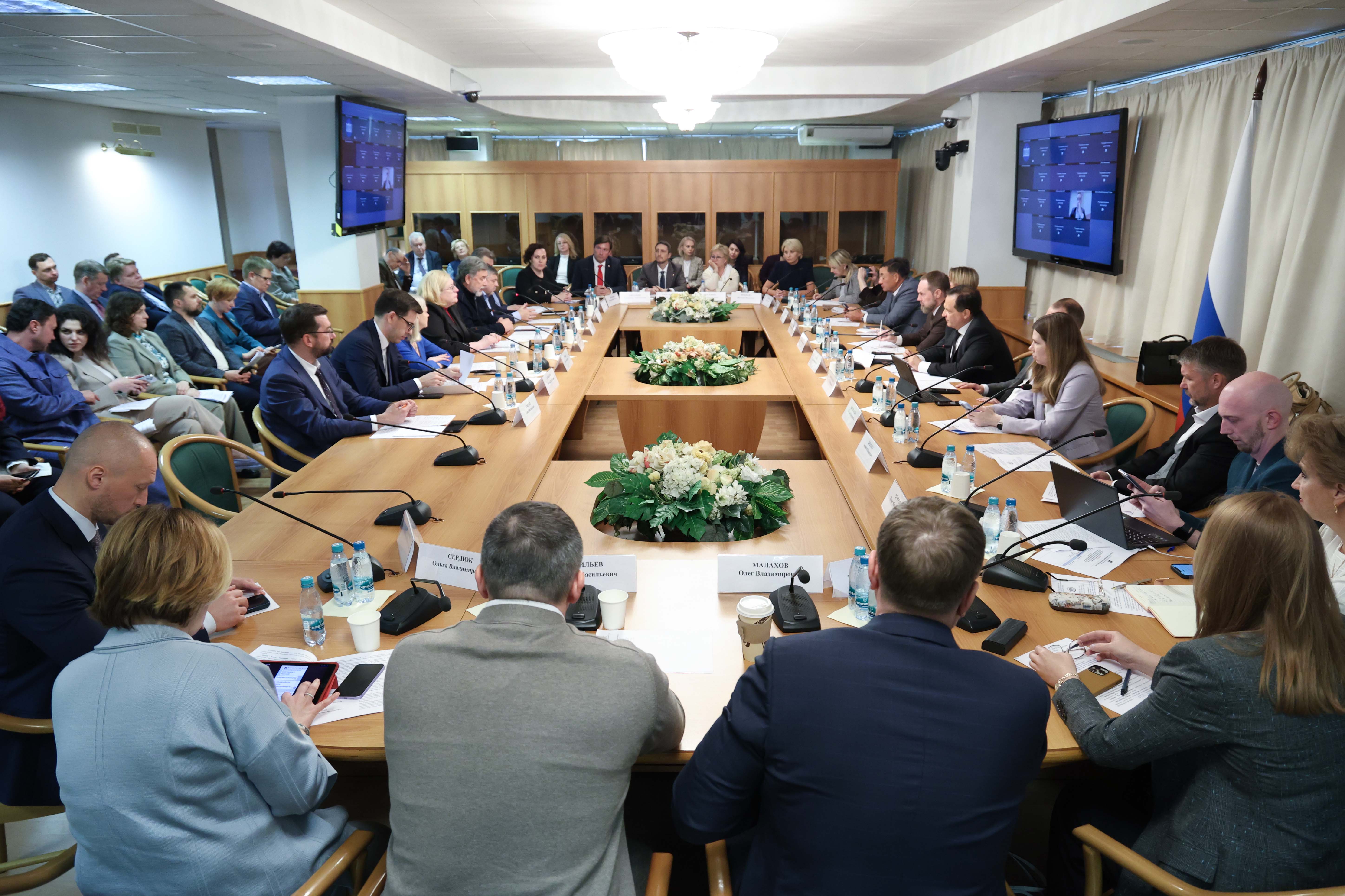 Лифтовая реформа 2027: Экспертный совет по ЖКХ обсудил вектор доработки правил рынка и ценообразования