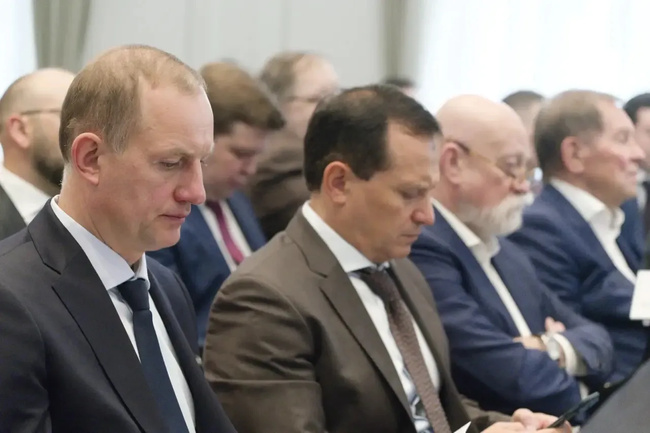 Марк Геллер принял участие в совместном заседании Коллегии Минстроя России и Комиссии Госсовета РФ