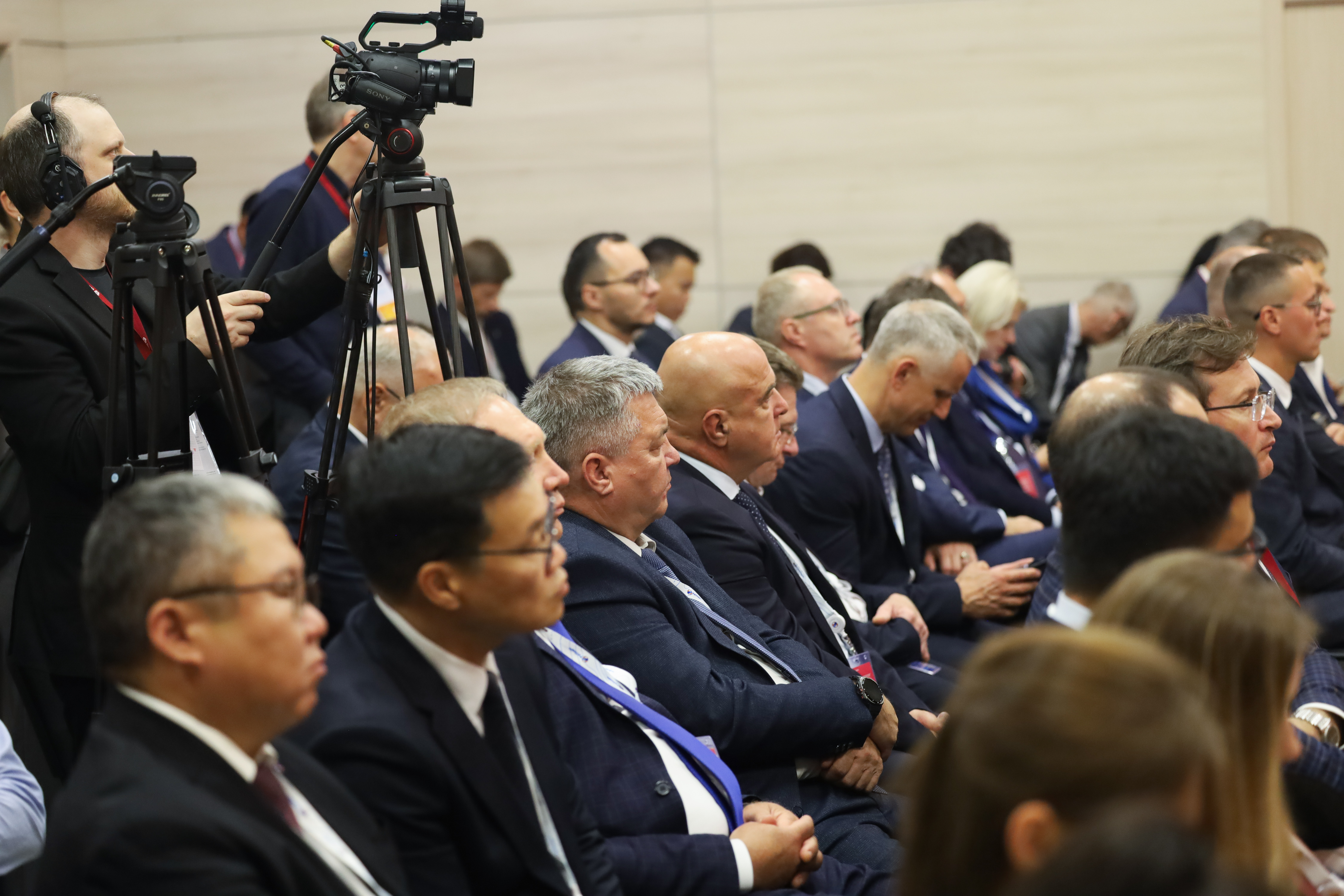 Совет ЖКХ представил на ВЭФ Дорожную карту по выходу из кризиса и системной модернизации отрасли ЖКХ