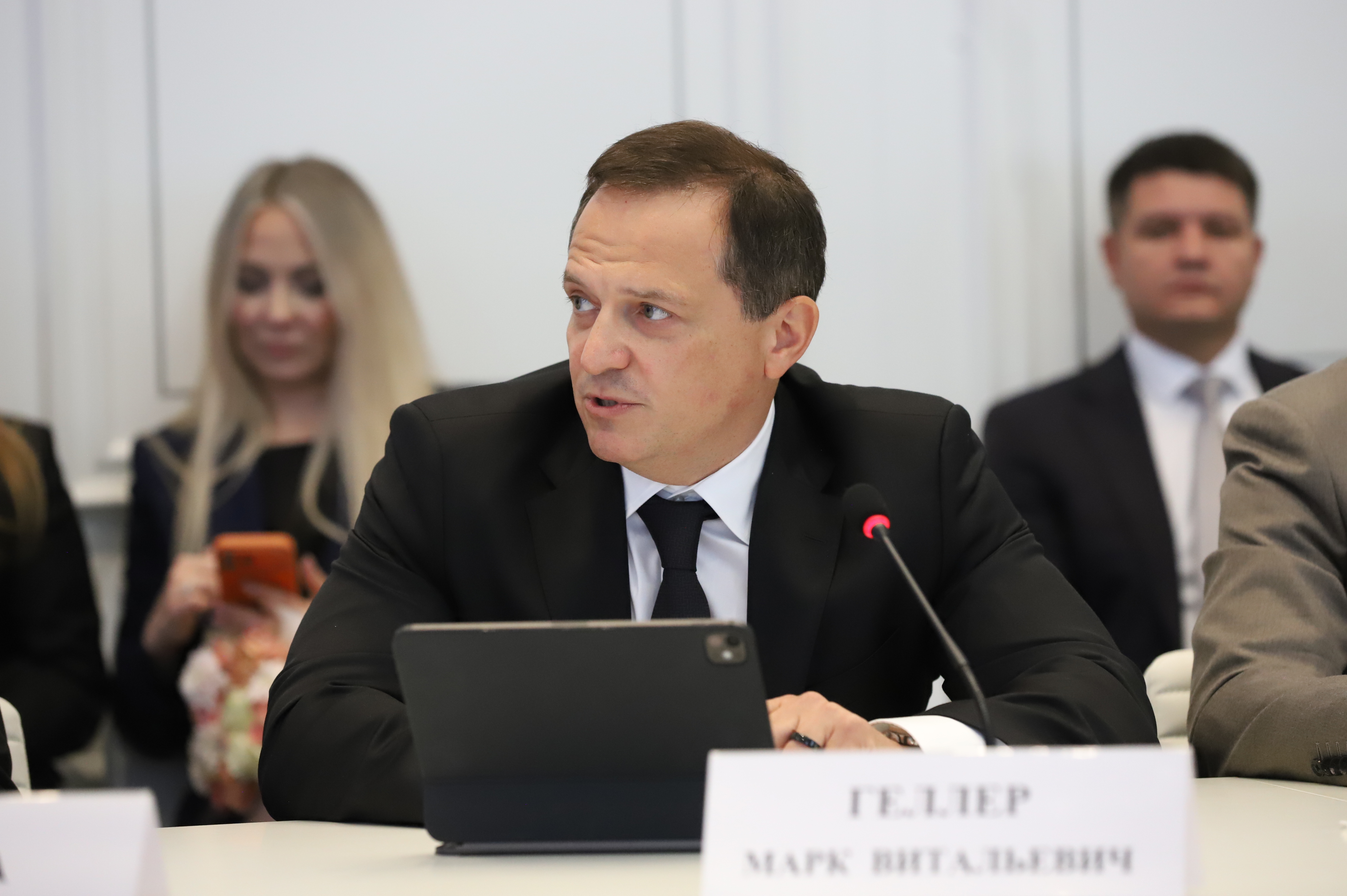 Марк Геллер предложил сместить фокус поддержки в ЖКХ на адресную помощь и устранить дисбаланс платежной дисциплины